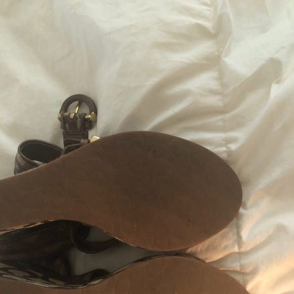 Coach maralee insignia wedge 7 wore twice - Picture 8 of 9